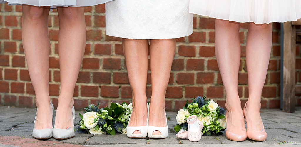 11-bridal-shoes-and-bouquets.jpg